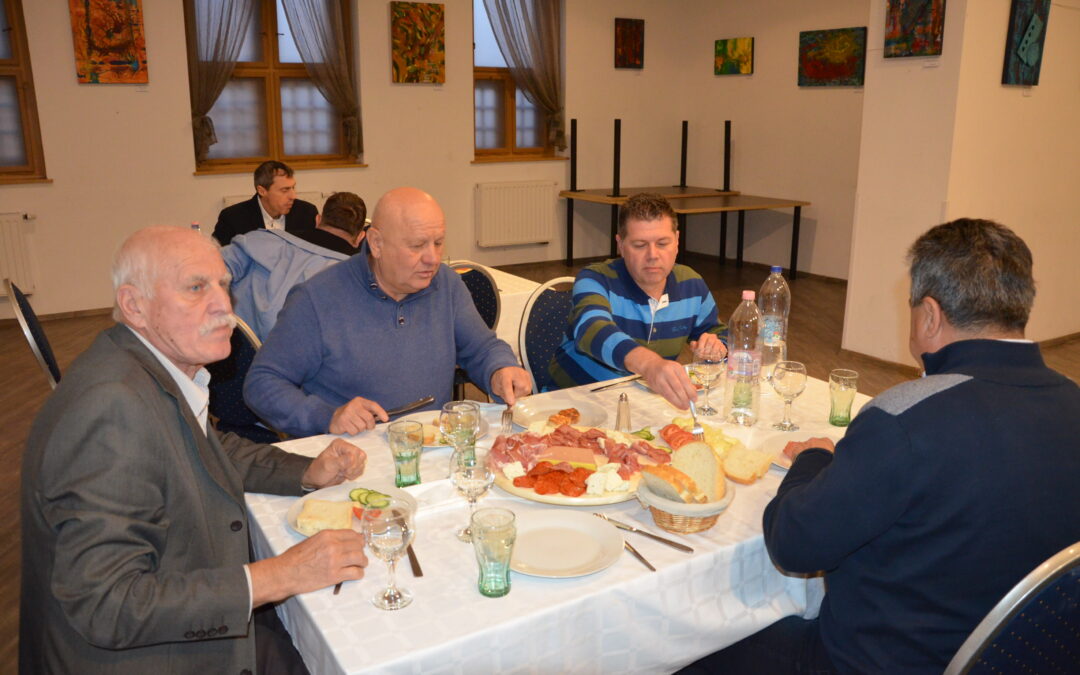 Őszi közgyűlés koccintással
