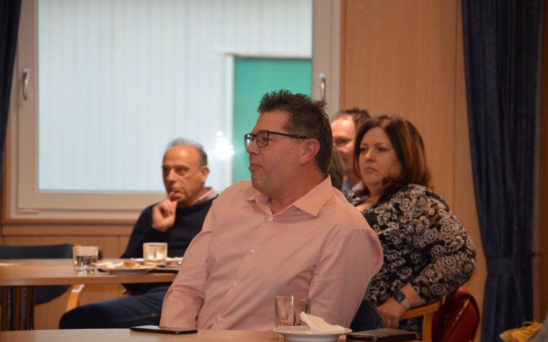 novemberi közgyűlés